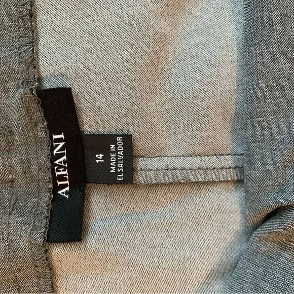 Alfani size 14 grey pull on pant excellent condition - Picture 3 of 3